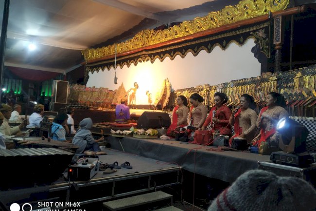 Pemerintah Desa Kepurun Gelar Ringgit Wacucal Sedalu Natas Kanti Lakon " Wahyu Darmo "