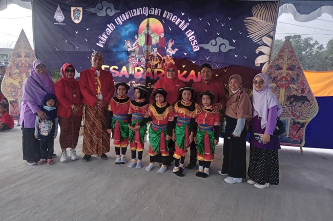 Kirab Gunungan Merti Desa Barukan Kecamatan Manisrenggo