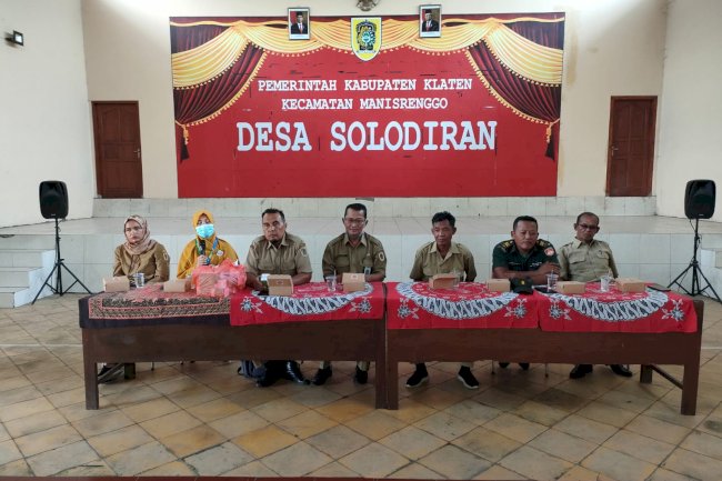 Pemberian Menu Tambahan dalam Pencegahan Stunting di Desa Solodiran