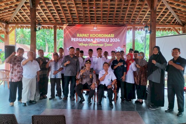 Rapat Koordinasi Persiapan Pemilu 2024 " Menuju Manisrenggo Damai" di Joglo Setjo Manggolo Kecemen