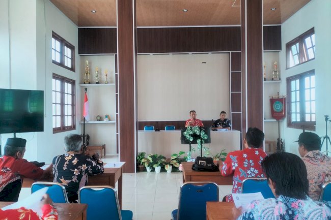 Camat Manisrenggo Pimpin Rapat Koordinasi Dengan Kepala Desa