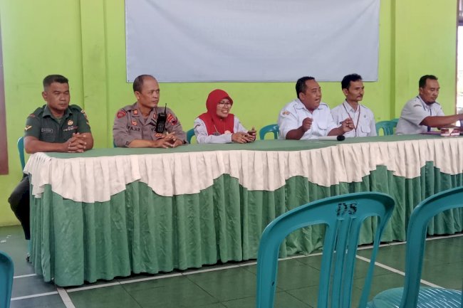 Monitoring Pemberian Vitamin Anak Stunting di Desa Ngemplakseneng