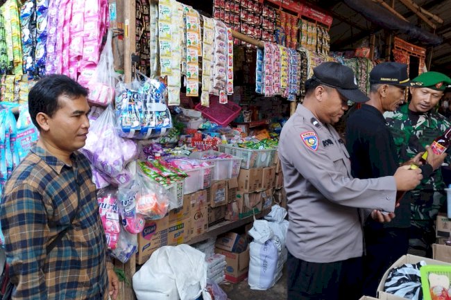 Monitoring TIM Kecamatan Manisrenggo di Pasar Klewer Manisrenggo