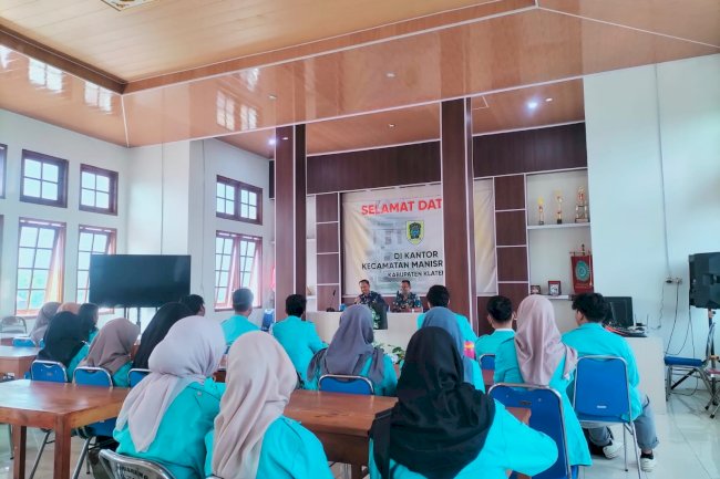 Penyambutan Mahasiswa KKN dari UNS