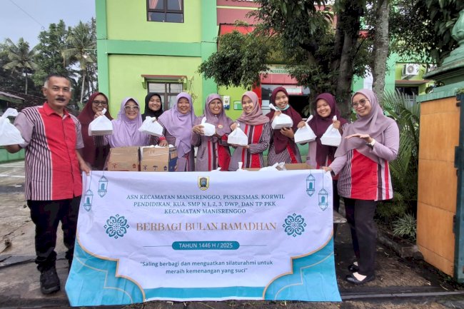 Kecamatan Manisrenggo berbagi 'Takjil Gratis" Bersama Puskesmas Manisrenggo