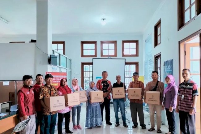 Pemerintah Kabupaten Klaten melalui Kecamatan Manisrenggo menyerahkan Bantuan Sosial bagi Masyarakat Klaten yang terdampak PHK PT. Sri Rejeki Isman Tbk. dan PT. Primayudha Mandirijaya Tahun 2025