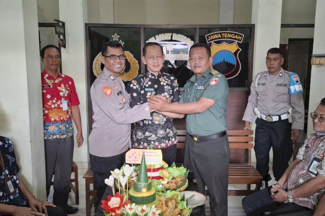 Kecamatan Manisrenggo Merayakan HUT Bhayangkara ke-79