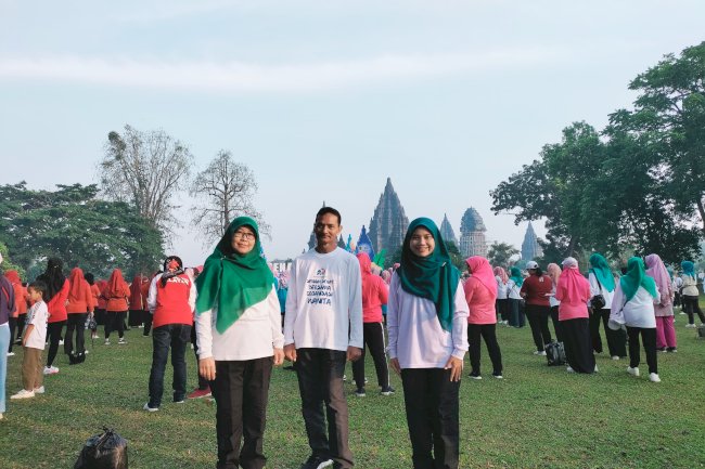 Tim Kecamatan Manisrenggo mengikuti kegiatan Senam bersama Organisasi Wanita Kabupaten Klaten