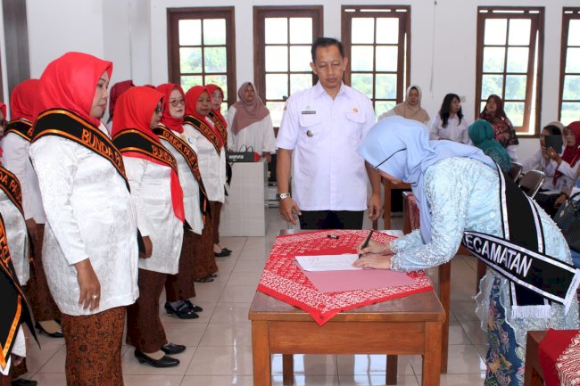 Pengukuhan Bunda PAUD Desa se-Kecamatan Manisrenggo dan Sosialisasi Wajib Belajar satu tahun pra Sekolah