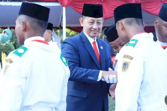 Upacara Penurunan Bendera Sang Merah Putih pada Peringatan Hari Ulang Tahun Kemerdekaan Republik Indonesia ke-80 Tahun 2025 Kecamatan Manisrenggo