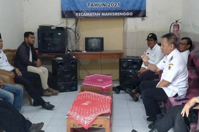 Rapat Koordinasi terkait Perbaikan Jalan di sepanjang jalan depan Kantor Camat Manisrenggo