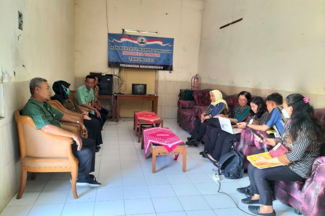 Monitoring dan Evaluasi Pakaian Dinas Pegawai ASN dan Non ASN di Kecamatan Manisrenggo