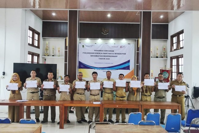 Penandatanganan Perjanjian Kinerja dan Pakta Integritas Kecamatan Manisrenggo Tahun 2026