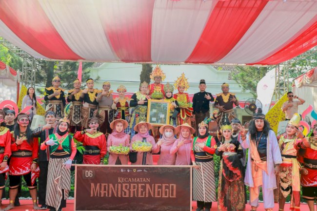 Ikut berpartisipasi dalam Karnaval Budaya Klaten "Mataram Kuno: Mandala Peradaban - Saka Sandyakala, Tumuju Cahya" Kecamatan Manisrenggo mempersembahkan cerita "RITUAL DAN ZIARAH WARGA MANISRENGGO"