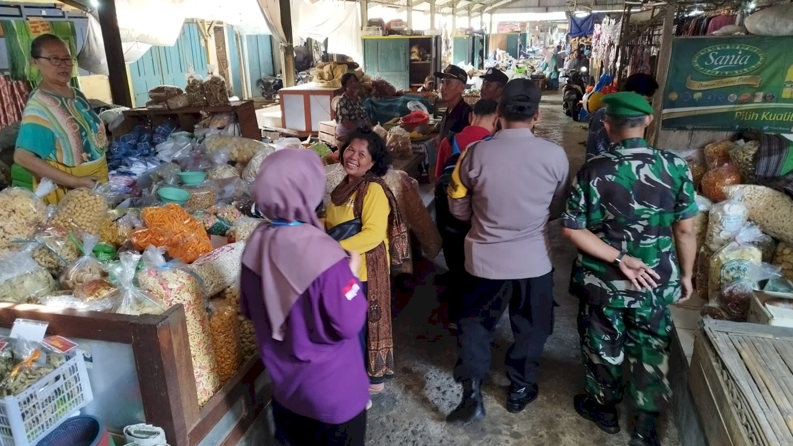 Monitoring TIM Kecamatan Manisrenggo di Pasar Klewer Manisrenggo