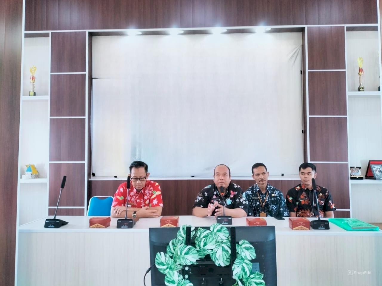 Monitoring dan Evaluasi Kinerja Kecamatan Tahu 2024