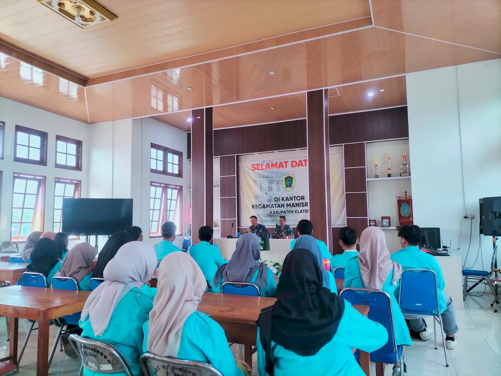 Penyambutan Mahasiswa KKN dari UNS