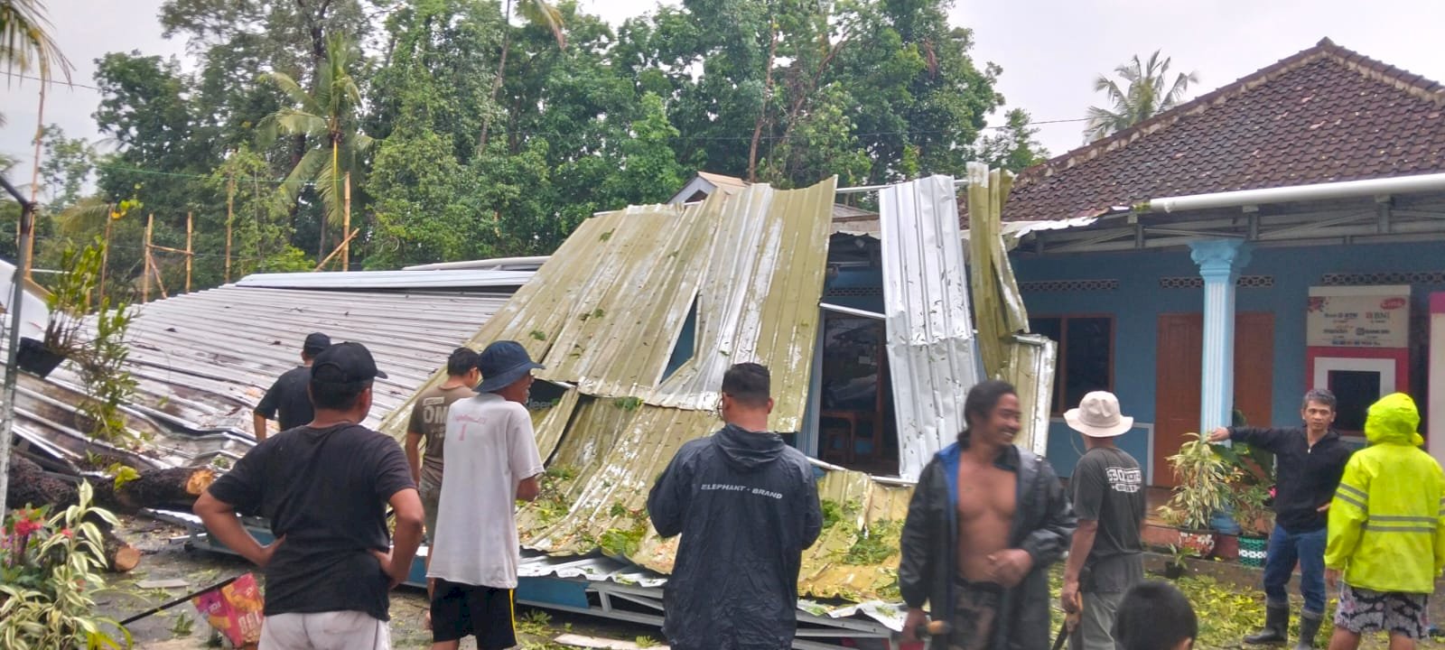 Angin Kencang Terjang Wilayah Kecamatan Manisrenggo