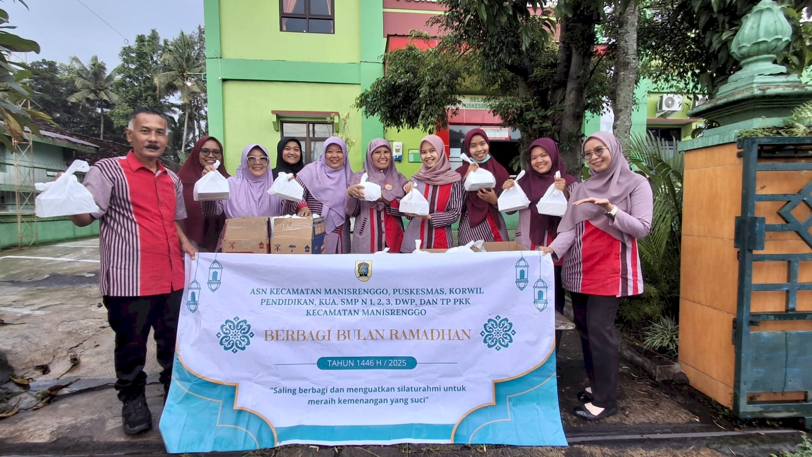 Kecamatan Manisrenggo berbagi 'Takjil Gratis" Bersama Puskesmas Manisrenggo