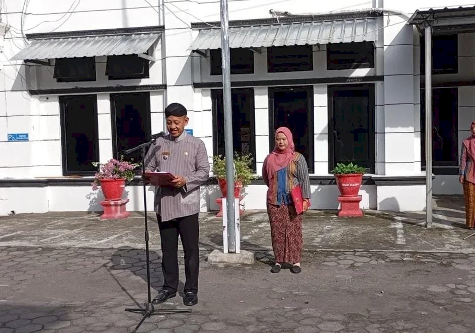 Upacara Peringatan Hari Kartini ke-146 Di Halaman Kecamatan Manisrenggo
