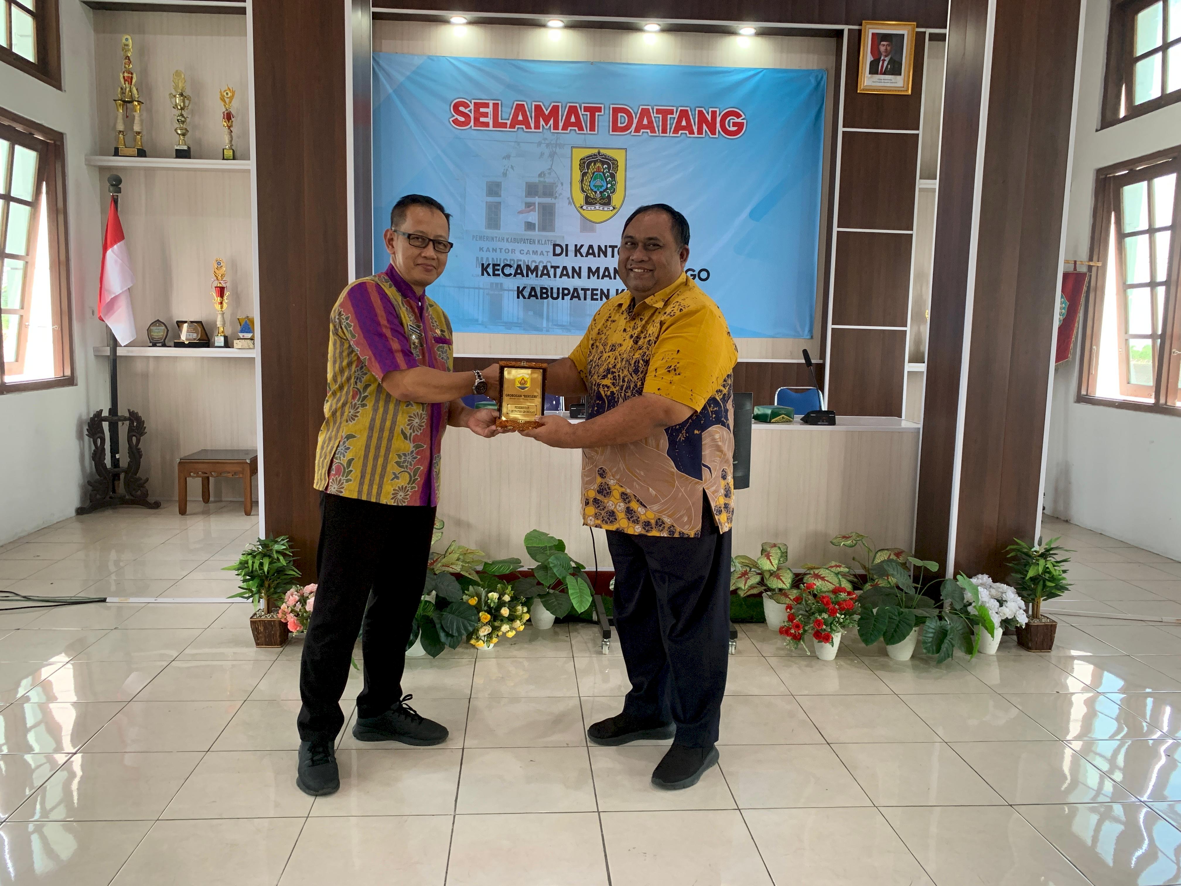Kunjungan Studi Referensi dalam rangka Optimalisasi SDM Pelayanan Publik Kecamatan Purwodadi Di Kecamatan Manisrenggo