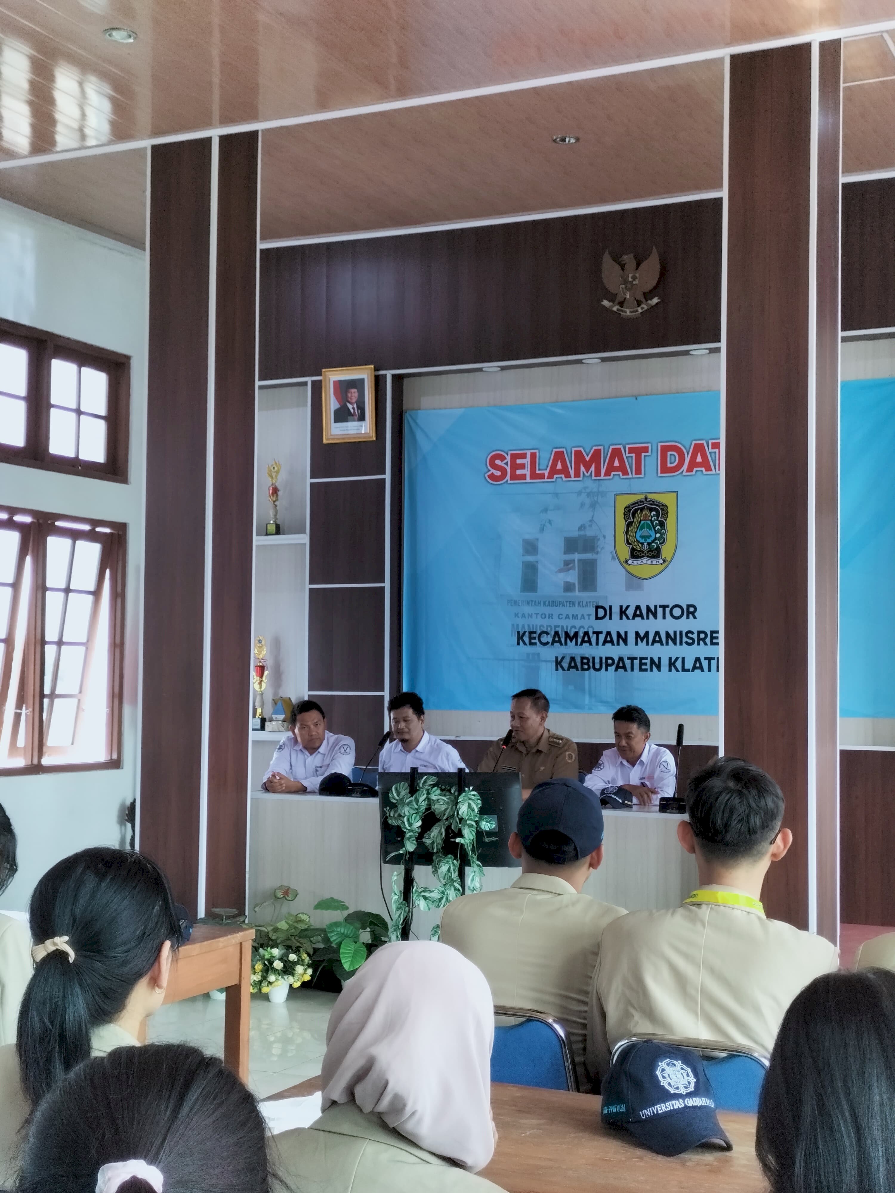 Penerimaan Mahasiswa Universitas Gajah Mada (UGM) Yogyakarta Untuk Melaksanakan Program KKN-PPM Di Wilayah Kecamatan Manisrenggo