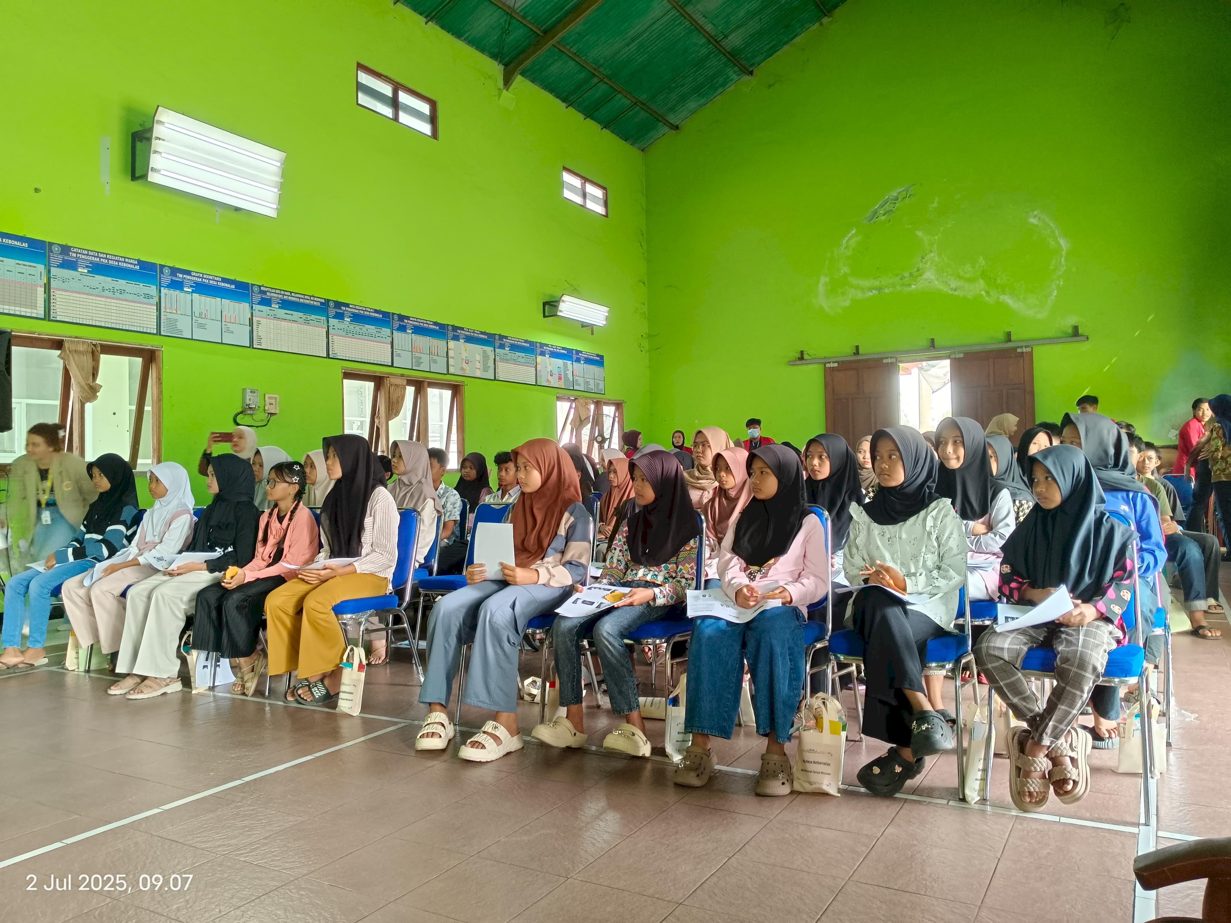 Kegiatan Penyuluhan Kesehatan Remaja Desa Kebonalas Kecamatan Manisrenggo