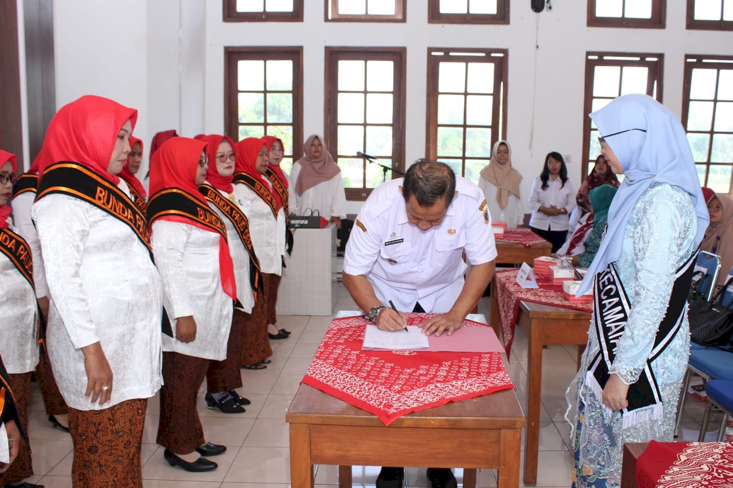 Pengukuhan Bunda PAUD Desa se-Kecamatan Manisrenggo dan Sosialisasi Wajib Belajar satu tahun pra Sekolah