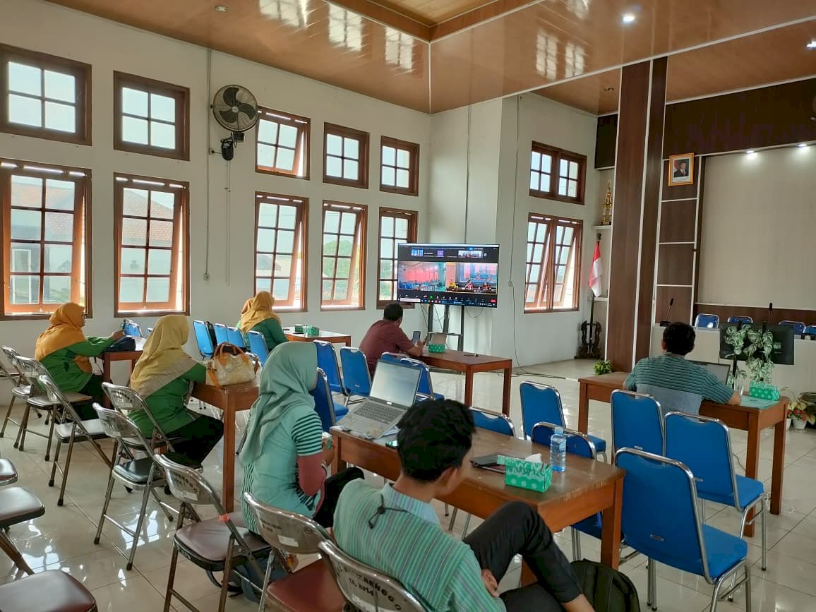 Zoom Meeting Bimbingan Teknis Pelaksanaan dan Pelaporan Aksi Konvergensi Kecamatan Manisrenggo