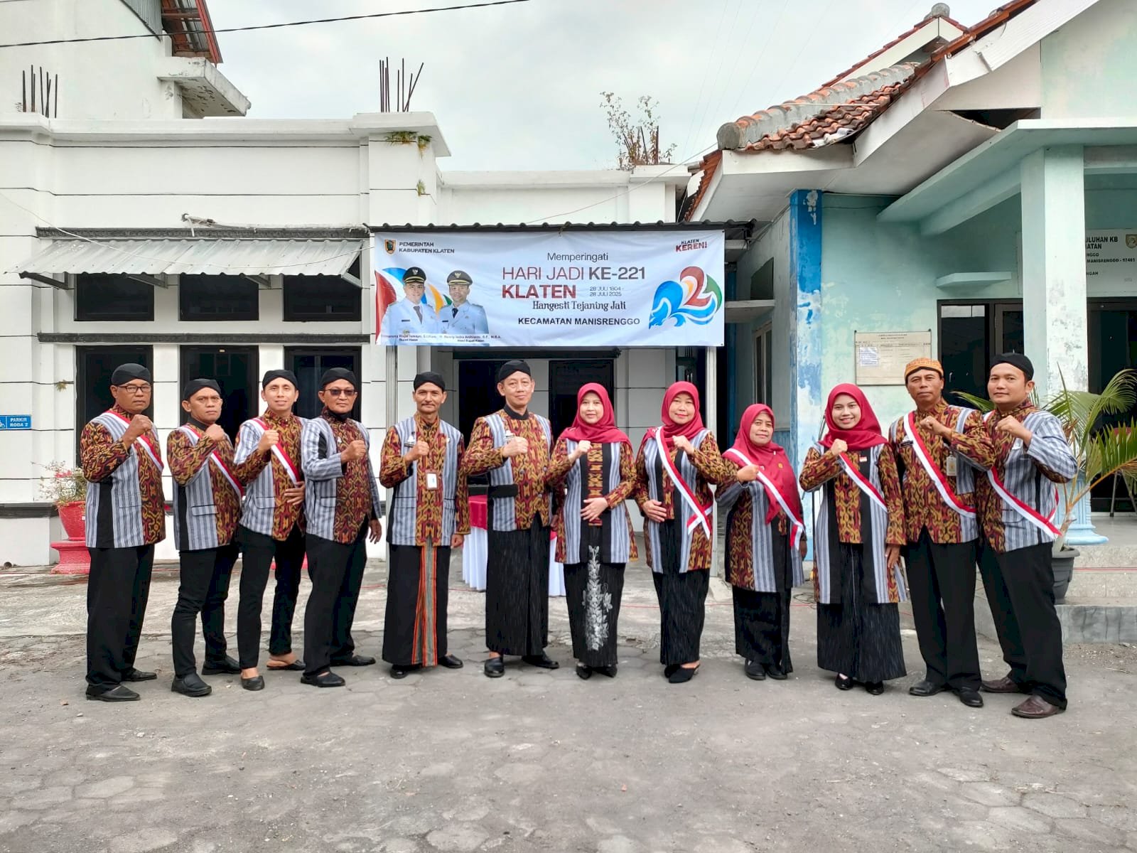 Pemerintah Kecamatan Manisrenggo menyelenggarakan Upacara Hadeging Klaten dalam rangka memperingati Hari Ulang Tahun (HUT) Kabupaten Klaten ke-221 Tahun 2025