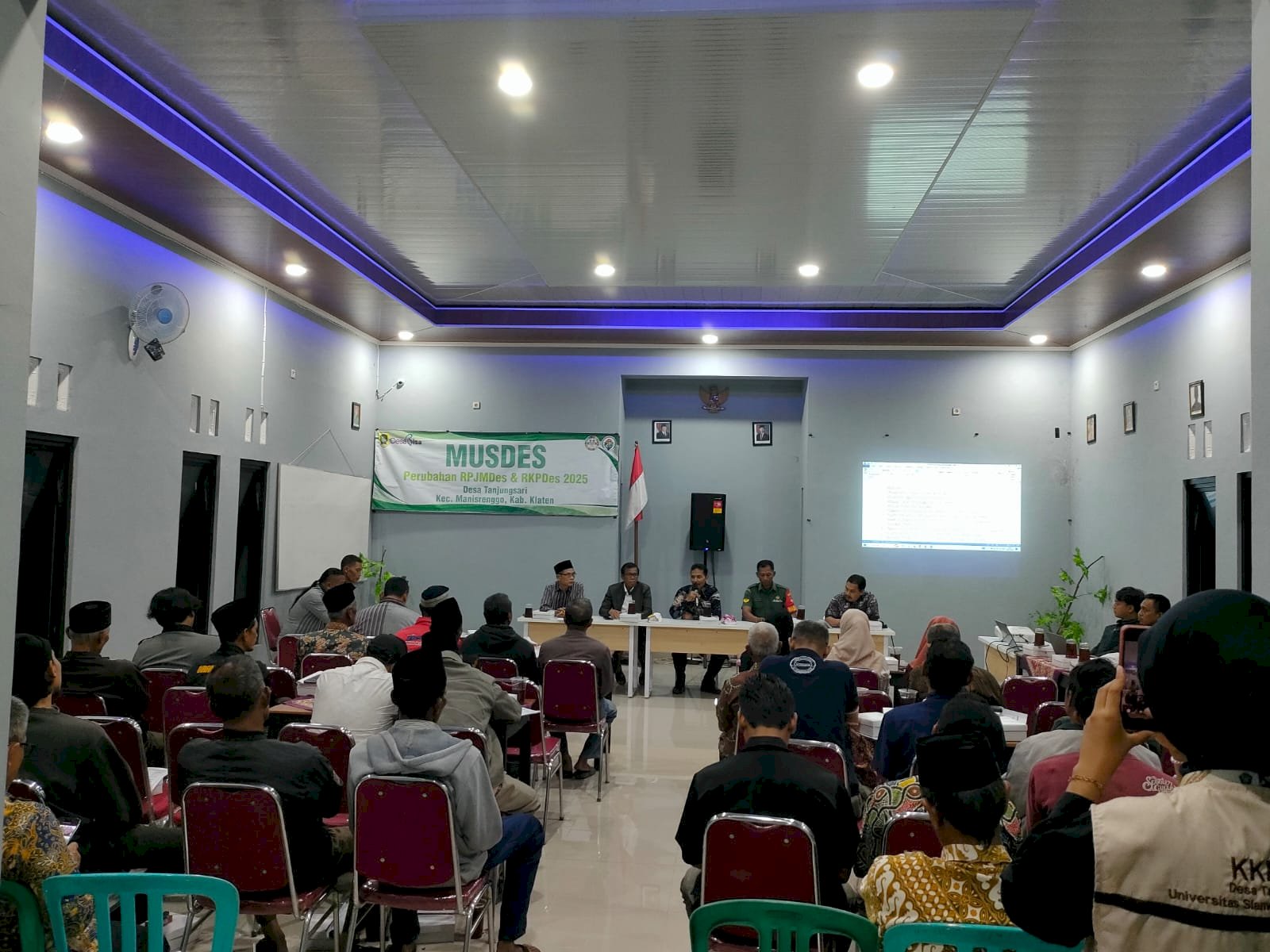 Musyawarah Desa Khusus (Musdes) Desa Tanjungsari Kecamatan Manisrenggo