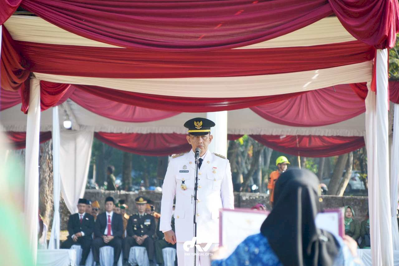 Pengibaran Bendera Merah Putih dalam rangka memperingati Detik-Detik Proklamasi Kemerdekaan Republik Indonesia ke-80 Tahun 2025
