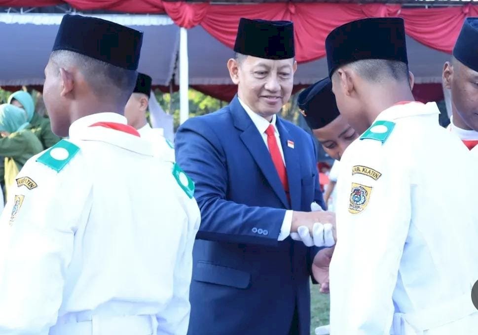 Upacara Penurunan Bendera Sang Merah Putih pada Peringatan Hari Ulang Tahun Kemerdekaan Republik Indonesia ke-80 Tahun 2025 Kecamatan Manisrenggo