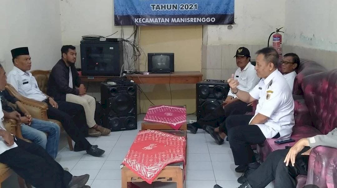 Rapat Koordinasi terkait Perbaikan Jalan di sepanjang jalan depan Kantor Camat Manisrenggo