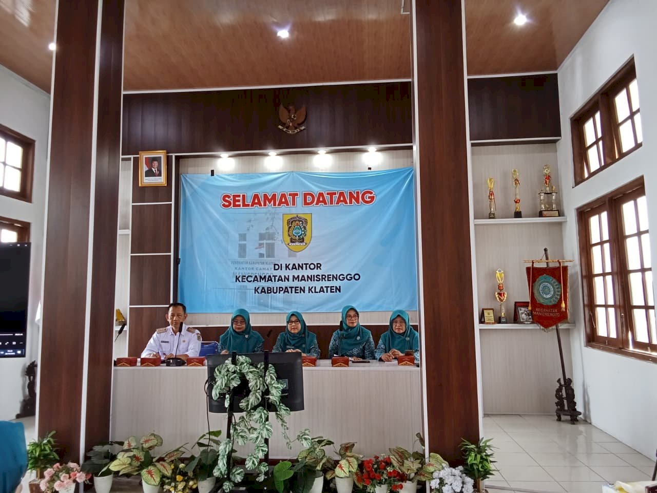 Rapat Evaluasi Pelaksanaan Desa Binaan PKK Tahun 2025 Kecamatan Manisrenggo
