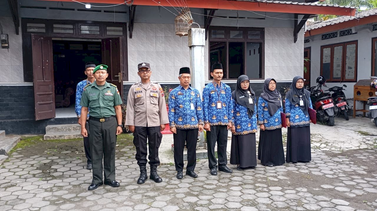Upacara Hari Korps Pegawai Republik Indonesia (KORPRI) yang ke-54 Kecamatan Manisrenggo