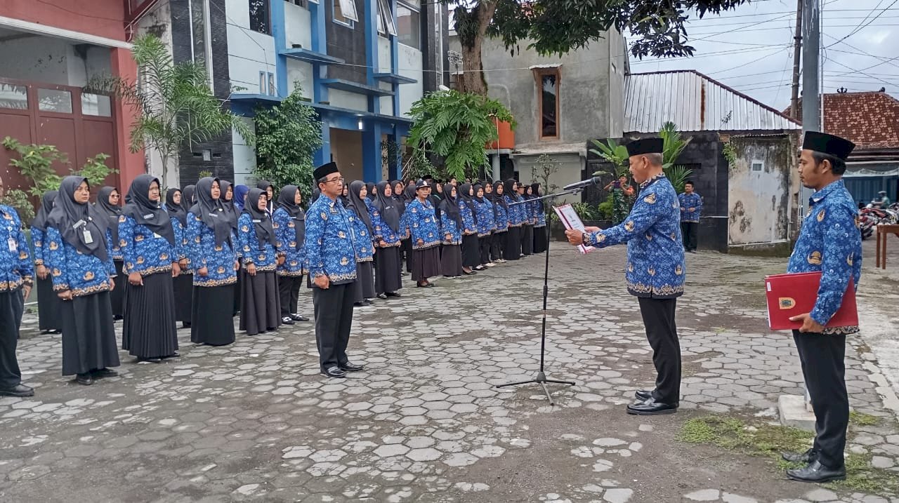 Upacara Hari Korps Pegawai Republik Indonesia (KORPRI) yang ke-54 Kecamatan Manisrenggo