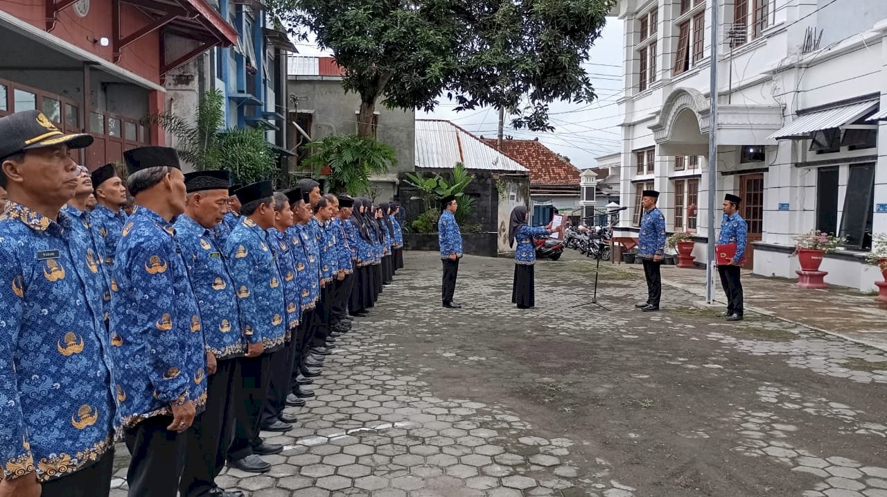 Upacara Hari Korps Pegawai Republik Indonesia (KORPRI) yang ke-54 Kecamatan Manisrenggo