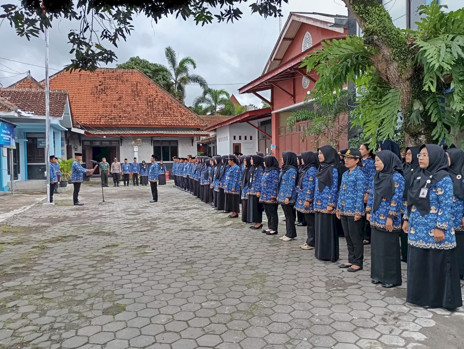 Upacara Hari Korps Pegawai Republik Indonesia (KORPRI) yang ke-54 Kecamatan Manisrenggo