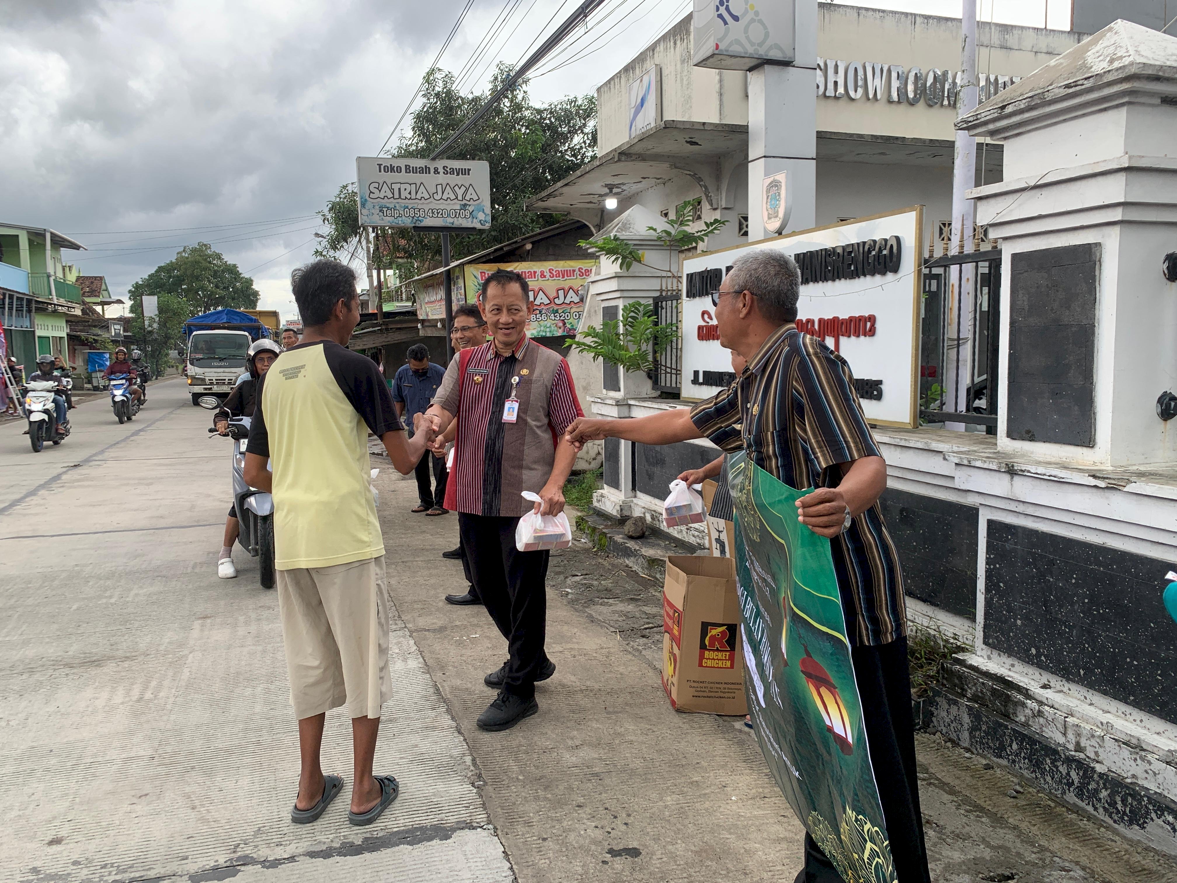Takjil Bersama Kecamatan Manisrenggo