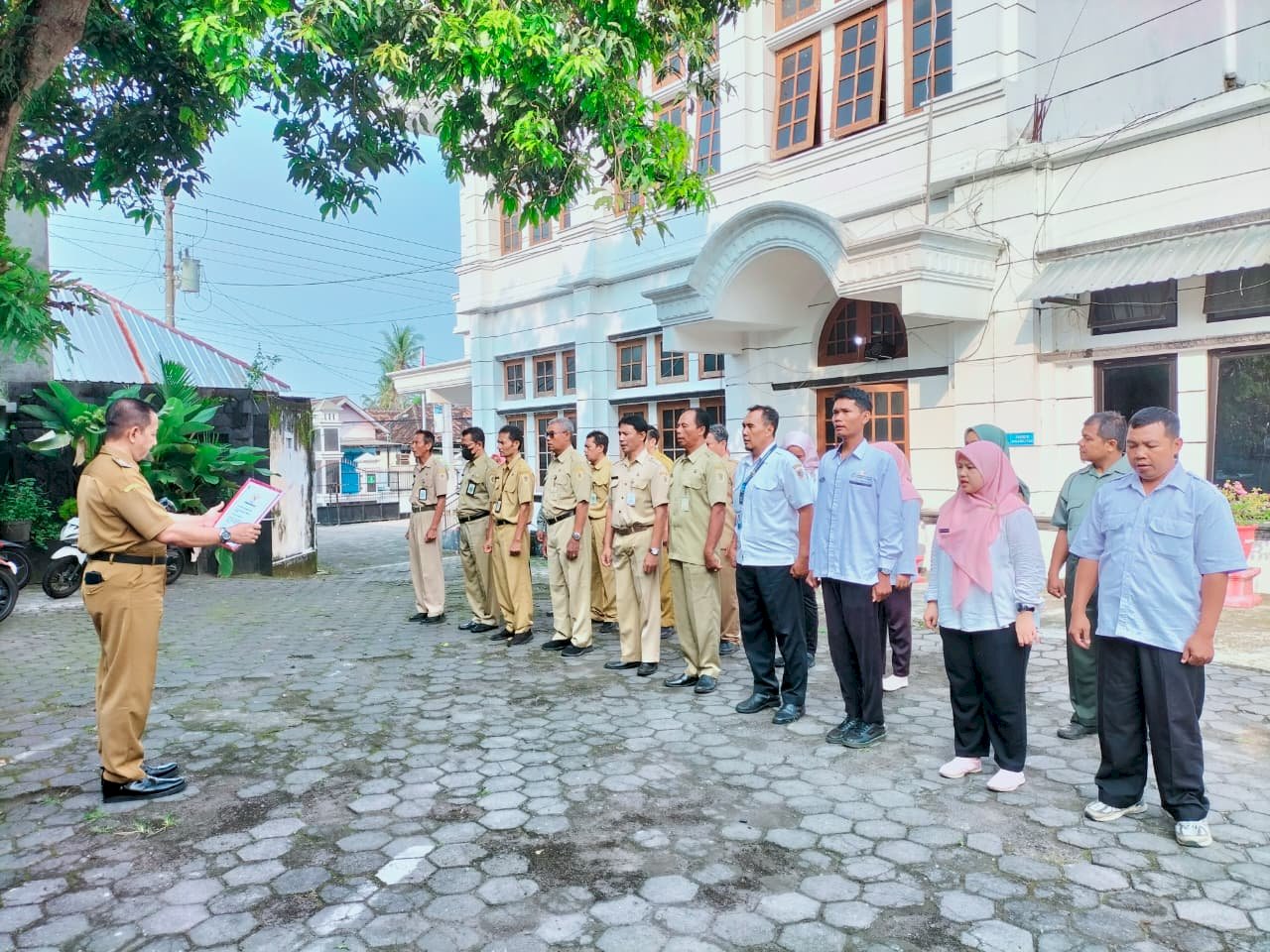 Pelaksanaan Apel Pagi Kecamatan Manisrenggo Minggu Pertama Bulan April 2026