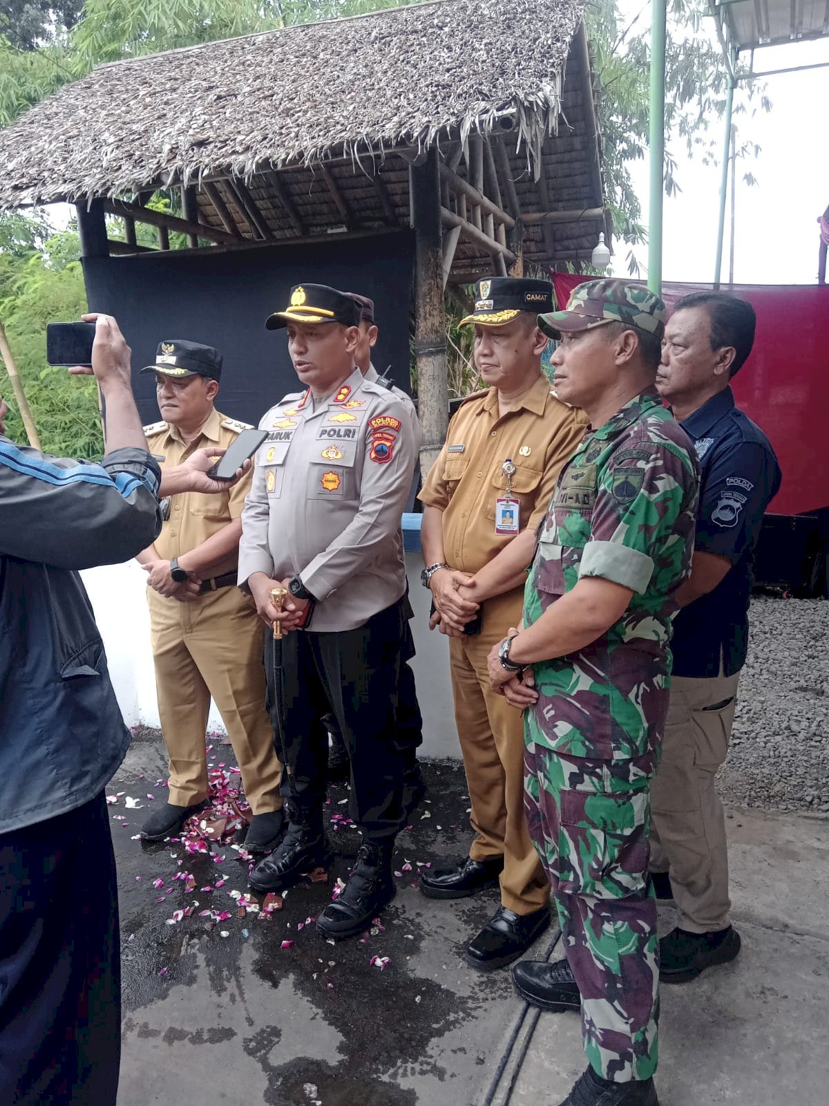 Peresmian Jembatan Merah Putih Presisi oleh Kapolres Klaten di Desa Tijayan Kecamatan Manisrenggo Kabupaten Klaten