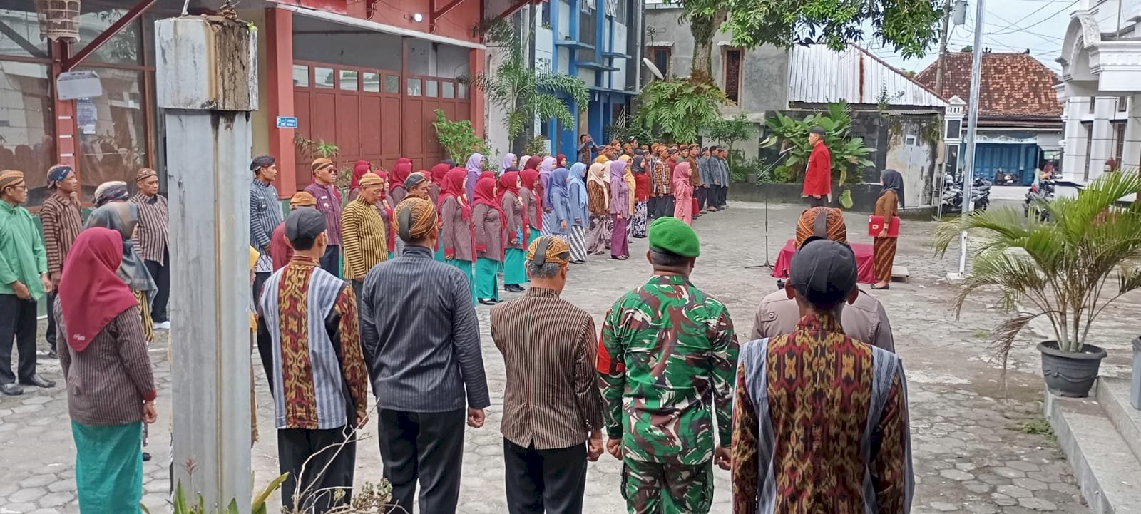 Upacara dalam rangka memperingati Hari Kartini ke-147 Kecamatan Manisrenggo