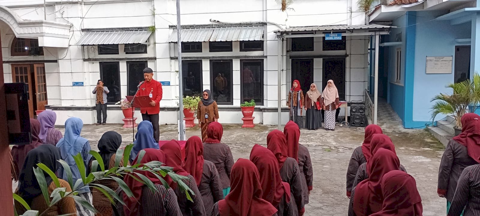 Upacara dalam rangka memperingati Hari Kartini ke-147 Kecamatan Manisrenggo