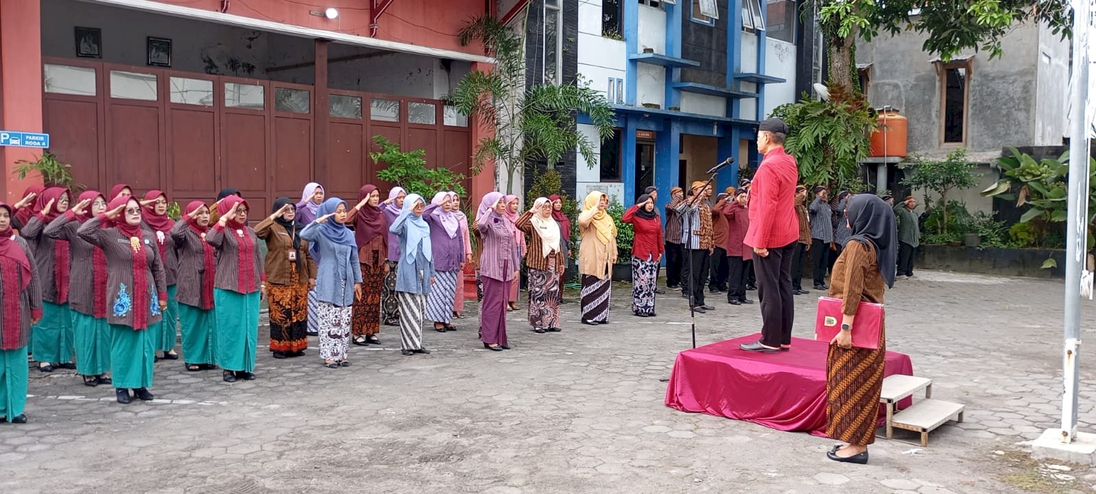 Upacara dalam rangka memperingati Hari Kartini ke-147 Kecamatan Manisrenggo