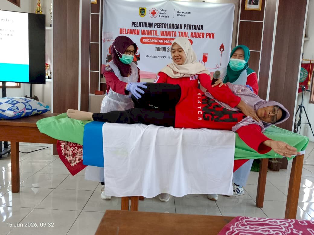 Pelatihan Pertolongan Pertama Relawan Wanita, Wanita Tani, Kader PKK se-Kecamatan Manisrenggo