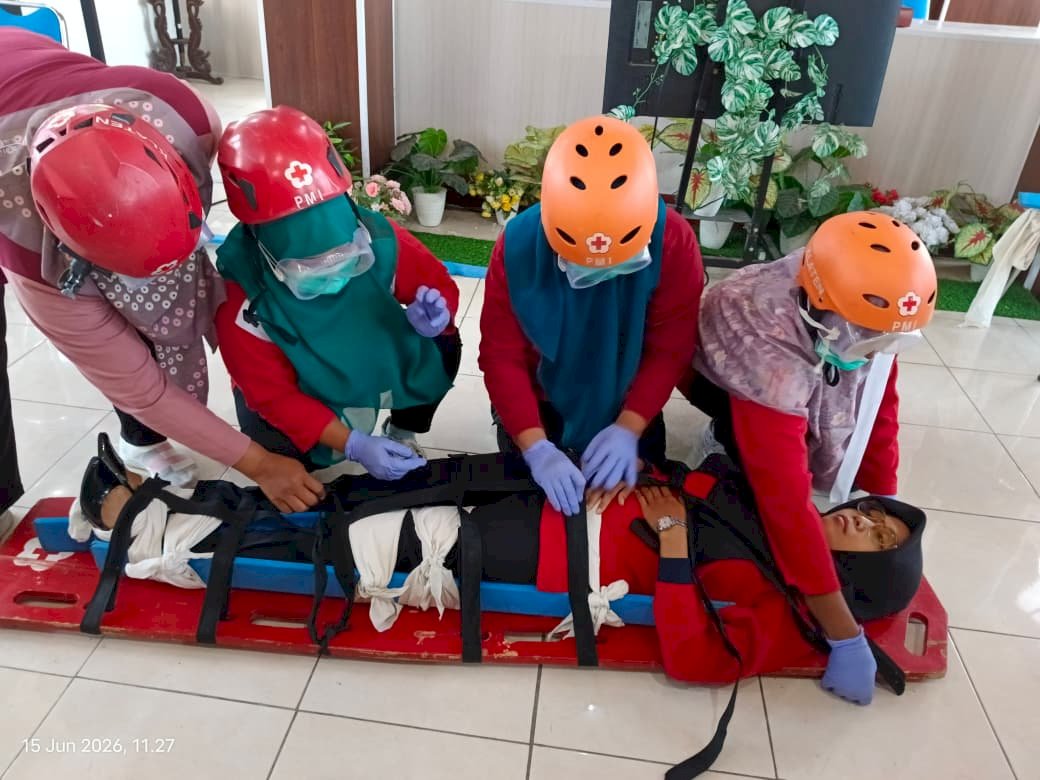 Pelatihan Pertolongan Pertama Relawan Wanita, Wanita Tani, Kader PKK se-Kecamatan Manisrenggo