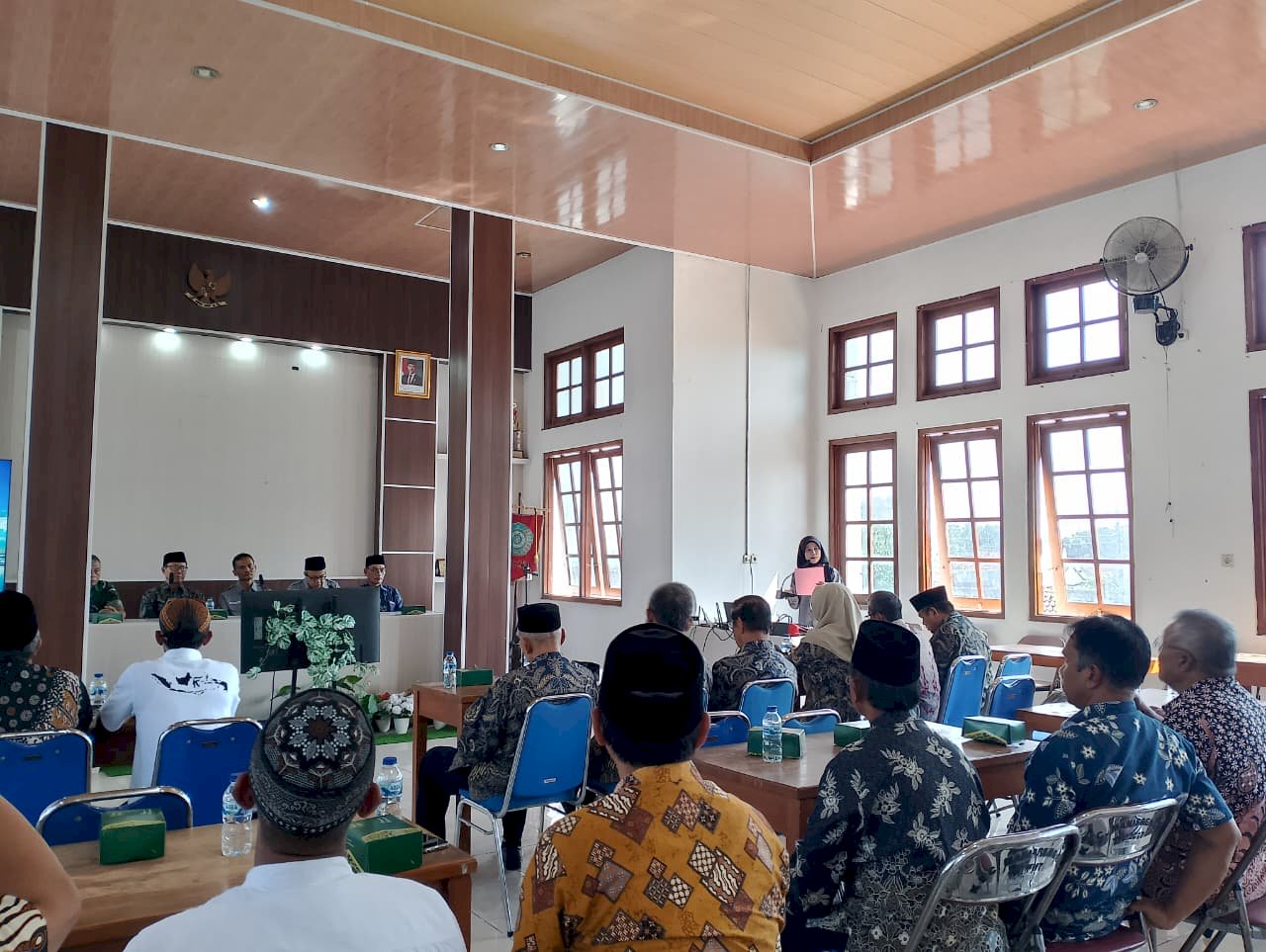 Penyerahan SK Kepengurusan PKUB Desa se-Kecamatan Manisrenggo Periode 2025-2028 dan Dialog bersama FKUB Kabupaten Klaten