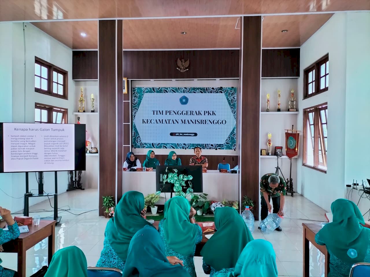 Pertemuan Rutin PKK Tingkat Kecamatan Manisrenggo