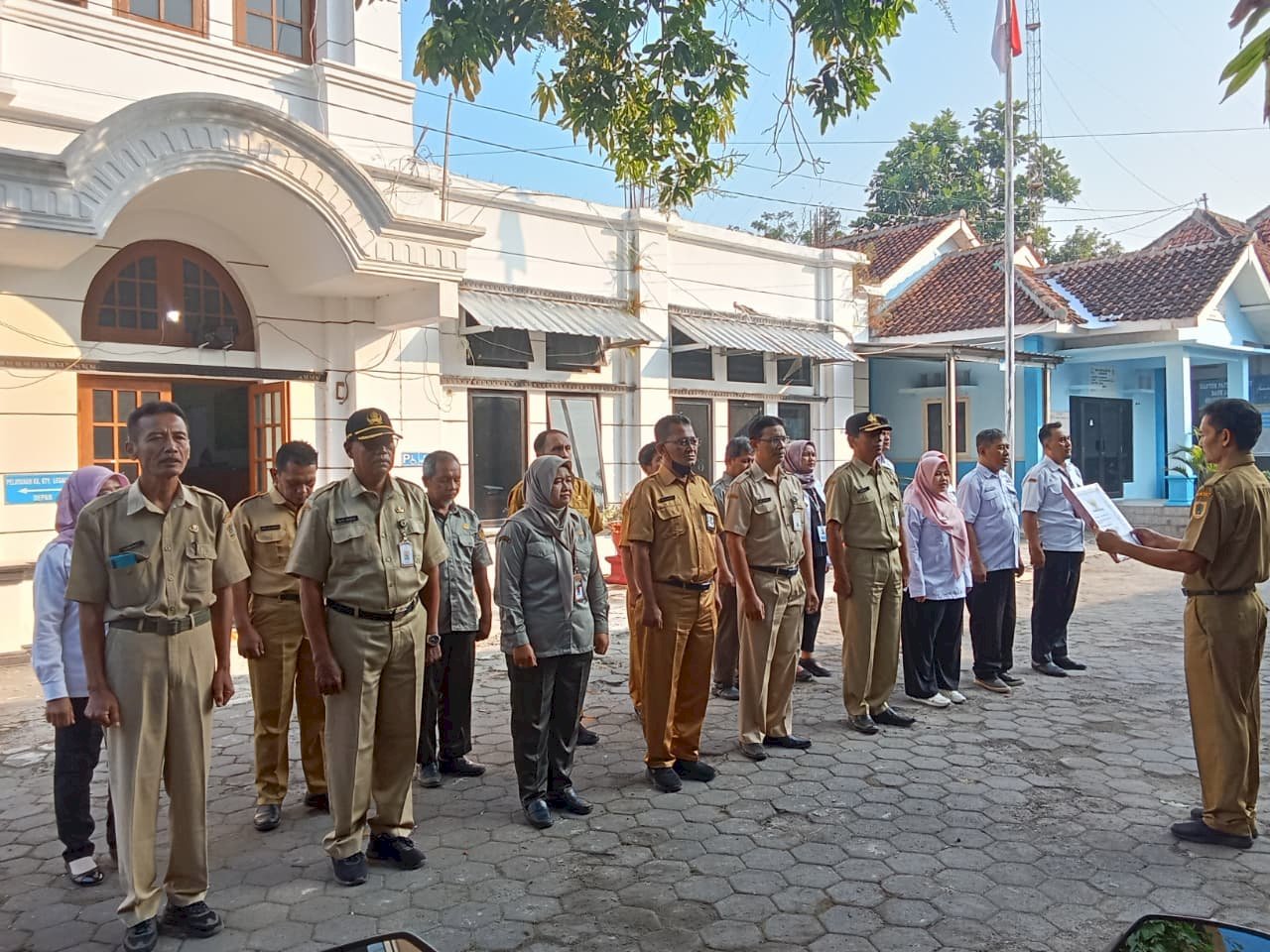 Pelaksanaan Apel Pagi Karyawan dan Karyawati Kecamatan Manisrenggo Minggu Kedua Bulan Juli 2026
